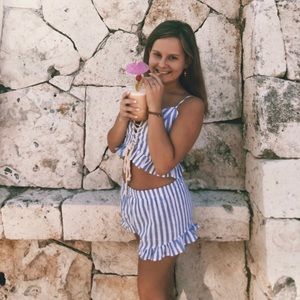 Meet your Posher, Abigail